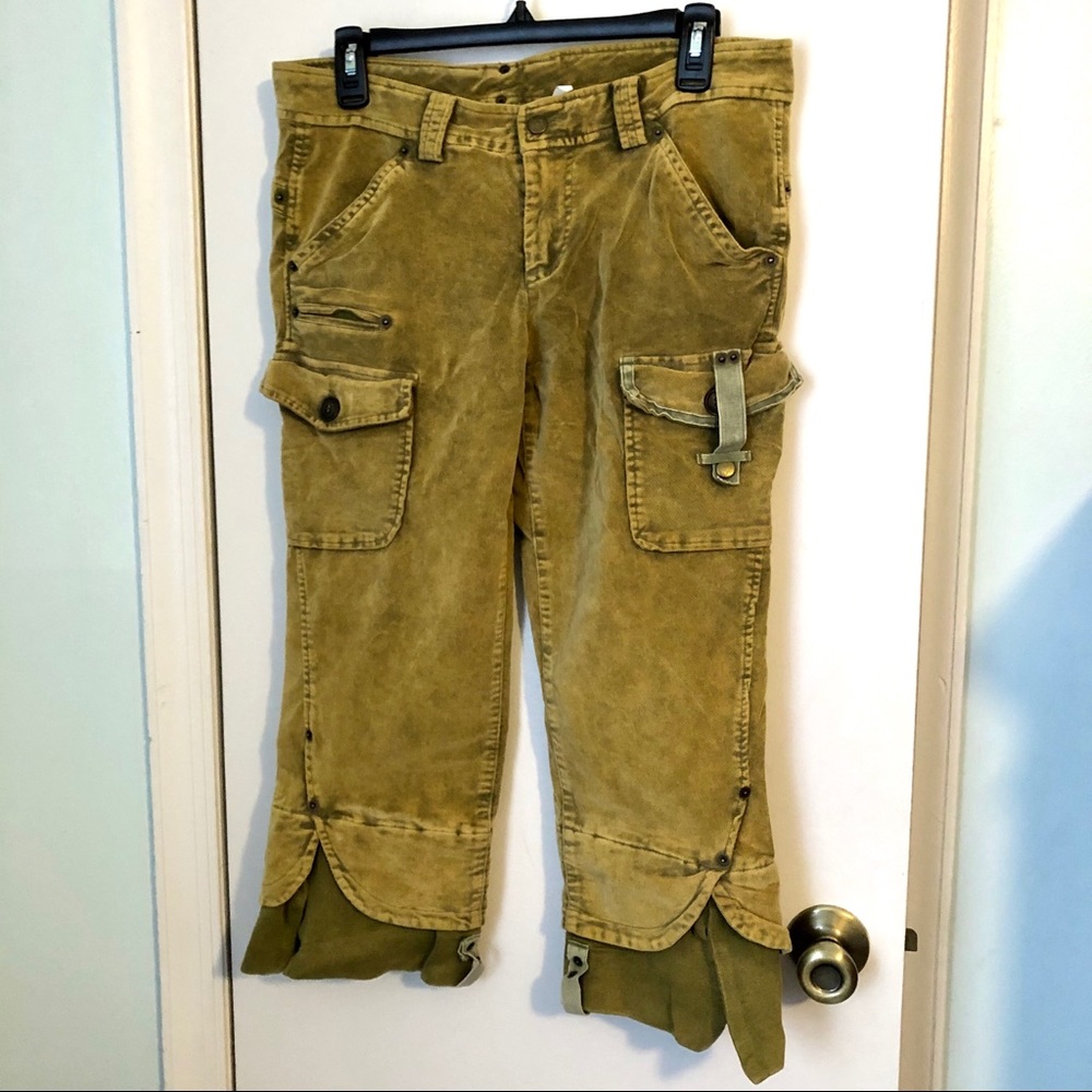 Sugar Lips medium Korean green velvet capris